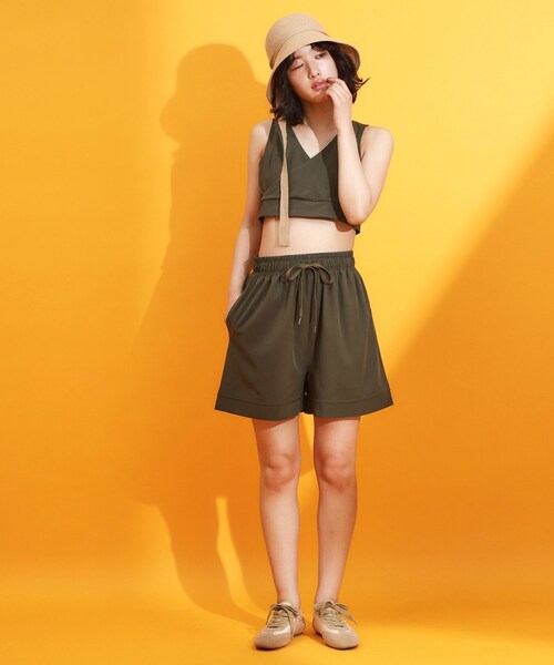 THE SHOP TK (ザ ショップ ティーケー )の「【mizugiwa/ラッシュガード】パット入りリボンビスチェ/セットアップ可/接触冷感/UVケア/洗える(タンクトップ・レディース・ブラック/カーキ・12/13)」の10枚目の写真