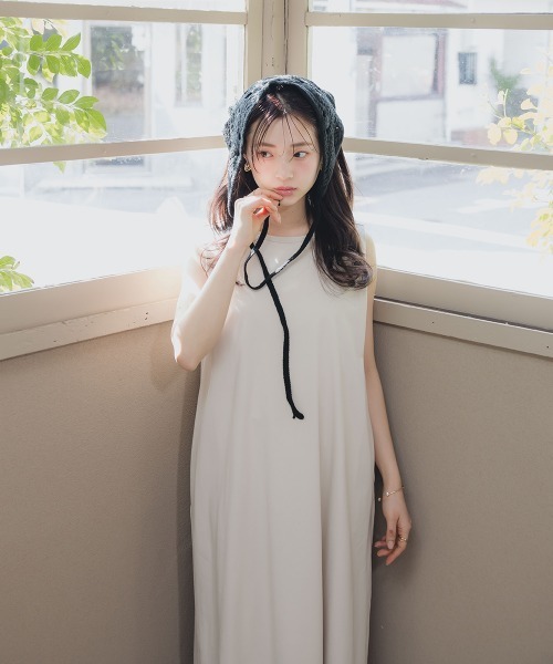 美品✨　RENE ルネ　ノースリーブ　タック　ワンピース　アイボリー　36 René - ルネ 5236100 ワンピース 36 ネイビー タックフレア