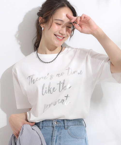SHOO・LA・RUE(シューラルー)の「【S-LL/ひんやり/UV】選べる6柄でそれぞれ欲しくなる プリントTシャツ(Tシャツ/カットソー・レディース・ホワイト/チャコールグレー/ライトブルー/ベージュ/ネイビー/キャメル/イエロー系その他/ホワイト系1/ホワイト系2/ブラウン系/グリーン系/レッド系・01/02/03/04)」の3枚目の写真