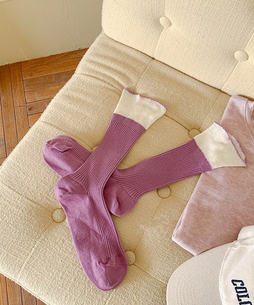 SANSeLF（サンセルフ）の「【SANSeLF】 バイカラーリブソックス メロウフリル シンプルロング丈 ストリートカジュアル saa25a011（ソックス/靴下・レディース・グリーン/ブラウン/グレー/パープル/オートミール・FREE）」の5枚目の写真