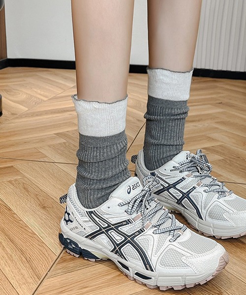 SANSeLF（サンセルフ）の「【SANSeLF】 バイカラーリブソックス メロウフリル シンプルロング丈 ストリートカジュアル saa25a011（ソックス/靴下・レディース・グリーン/ブラウン/グレー/パープル/オートミール・FREE）」の2枚目の写真