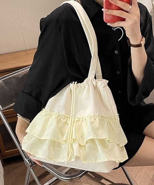 Doux Belle（ドゥーベル）の「フリルデザインショルダーバッグ（ショルダーバッグ・レディース・オフホワイト/ブラック/ピンク/グリーン・FREE）」の2枚目の写真