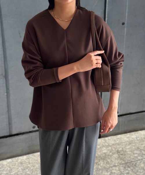 Emma Taylor(エマテイラー)の「ライトダンボール抜き衿プルオーバー(Tシャツ/カットソー・レディース・ネイビー/ホワイト/ブラウン/グレイッシュベージュ/ブラック・FREE)」の18枚目の写真