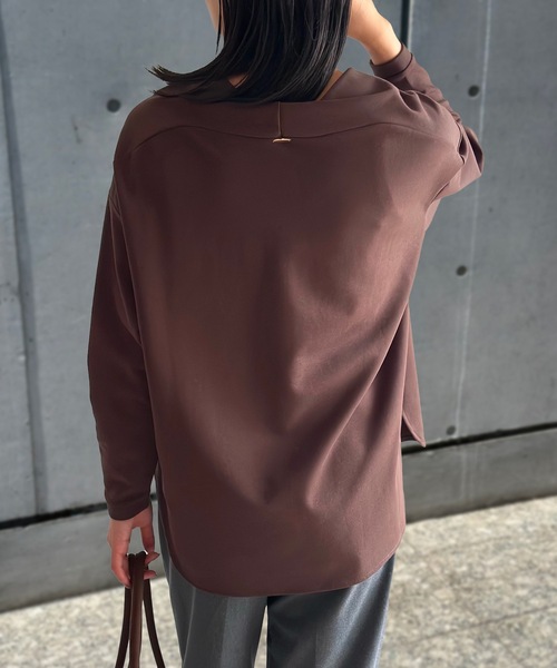 Emma Taylor(エマテイラー)の「ライトダンボール抜き衿プルオーバー(Tシャツ/カットソー・レディース・ネイビー/ホワイト/ブラウン/グレイッシュベージュ/ブラック・FREE)」の19枚目の写真
