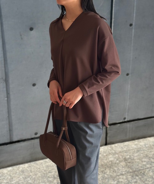 Emma Taylor(エマテイラー)の「ライトダンボール抜き衿プルオーバー(Tシャツ/カットソー・レディース・ネイビー/ホワイト/ブラウン/グレイッシュベージュ/ブラック・FREE)」の20枚目の写真
