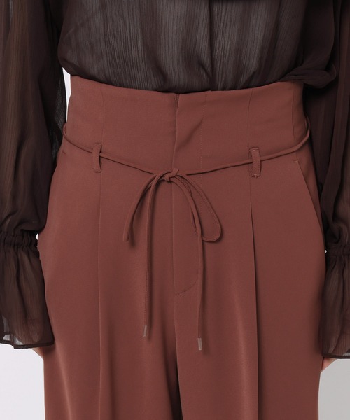 mysty woman(ミスティウーマン)の「リボンベルトタックパンツ2 583286(その他パンツ・レディース・ブラック/ブラウン系その他/ホワイト系その他・FREE)」の10枚目の写真