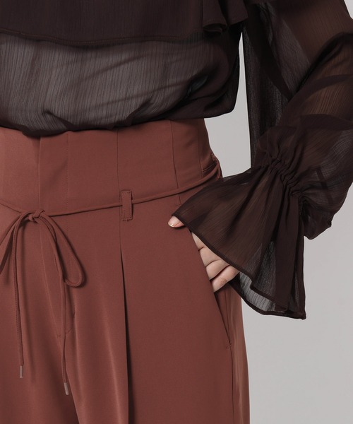 mysty woman(ミスティウーマン)の「リボンベルトタックパンツ2 583286(その他パンツ・レディース・ブラック/ブラウン系その他/ホワイト系その他・FREE)」の11枚目の写真