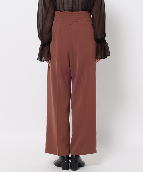 mysty woman(ミスティウーマン)の「リボンベルトタックパンツ2 583286(その他パンツ・レディース・ブラック/ブラウン系その他/ホワイト系その他・FREE)」の5枚目の写真