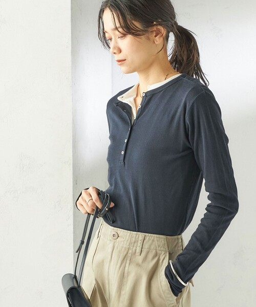 MILLER（ミラー）の「【SHIPS別注】miller: シアー ヘンリー ネック ロング スリーブ TEE（Tシャツ/カットソー・レディース・ブラウン/ホワイト/ダークグレー/ライトブルー/ネイビー/イエロー/ライトグリーン・ONE SIZE）」の6枚目の写真