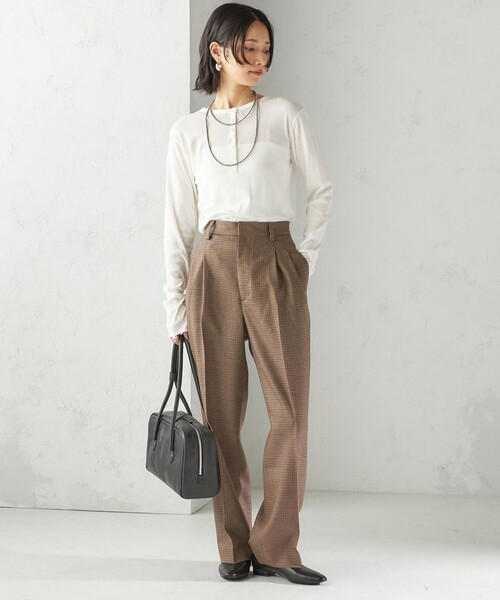 MILLER（ミラー）の「【SHIPS別注】miller: シアー ヘンリー ネック ロング スリーブ TEE（Tシャツ/カットソー・レディース・ブラウン/ホワイト/ダークグレー/ライトブルー/ネイビー/イエロー/ライトグリーン・ONE SIZE）」の16枚目の写真