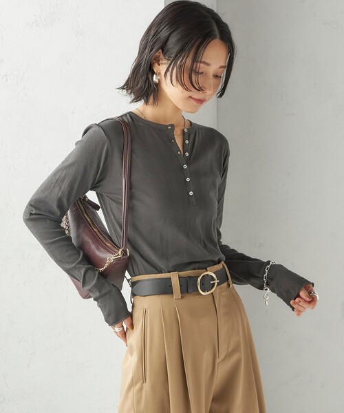 MILLER（ミラー）の「【SHIPS別注】miller: シアー ヘンリー ネック ロング スリーブ TEE（Tシャツ/カットソー・レディース・ブラウン/ホワイト/ダークグレー/ライトブルー/ネイビー/イエロー/ライトグリーン・ONE SIZE）」の21枚目の写真