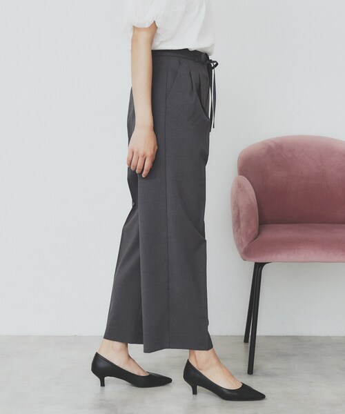 index（インデックス）の「ストレッチ2タックワイドパンツ【洗濯機洗い可/接触冷感/吸水速乾】（その他パンツ・レディース・チャコールグレー/ライトベージュ/ブラック・40/36/42/38）」の4枚目の写真