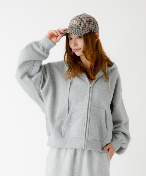 KELTY(ケルティ)の「【KELTY/ケルティ】ミニロゴクロップドジップパーカー / フーディ(パーカー・レディース・グレー/ブラック・フリー)」の10枚目の写真