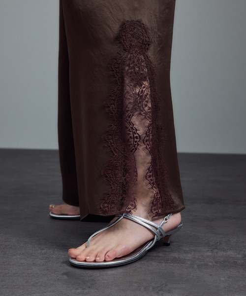 SALON adam et rope'（サロン アダム エ ロペ）の「リバーレースサロペット / ロンパース（サロペット/オーバーオール・レディース・ブラウン/ブラック・FREE）」の9枚目の写真