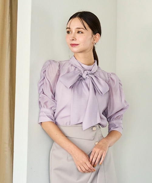 31 Sons de mode（トランテアン　ソン　ドゥ　モード）の「2025秋冬新作 シャーリングシアーボウタイブラウス（シャツ/ブラウス・レディース・ラベンダー/グリーン/オフホワイト・ﾌﾘ-）」の4枚目の写真