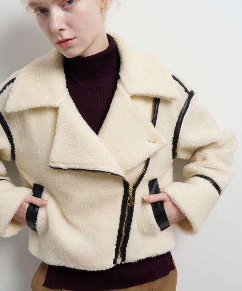 LANVIN en Bleu（ランバンオンブルー）の「ボアライダースジャケット（その他アウター・レディース・カーキ/オフホワイト・38/36）」の2枚目の写真