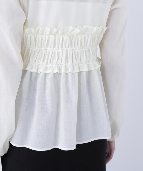 NATURAL BEAUTY BASIC（ナチュラルビューティーベーシック）の「◇Ｖネックシャーリングペプラムブラウス（シャツ/ブラウス・レディース・ダークブラウン/オフホワイト・SMALL/MEDIUM）」の21枚目の写真