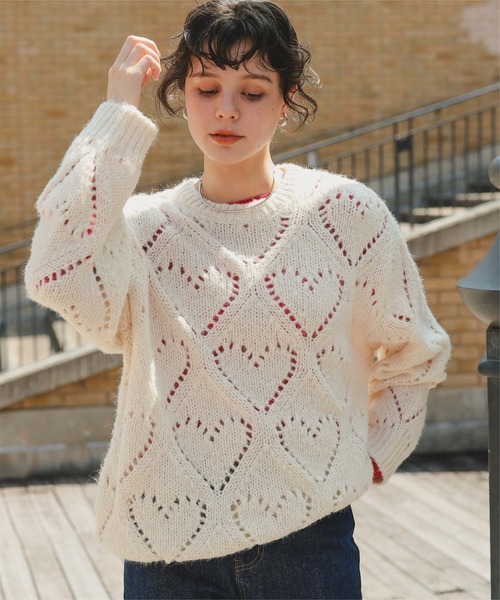 titivate(ティティベイト)の「ハート透かし柄モヘアタッチニット(ニット/セーター・レディース・チャコール/レッド/グレー/アイボリー・M)」の5枚目の写真