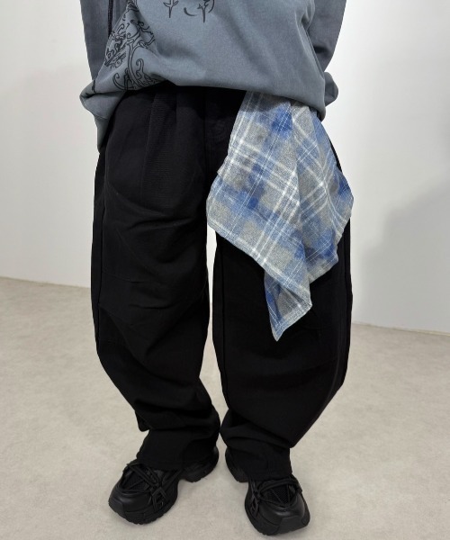 Never mind the XU / Chikashitsu+（ネバーマインド ザ エックスユー / チカシツプラス）の「【Nerd out XU】waist scarf denim wide pants / 【ナードアウトエックスユー】ウエストスカーフワイドデニムパンツ（デニムパンツ・メンズ・ブラック・M）」の9枚目の写真