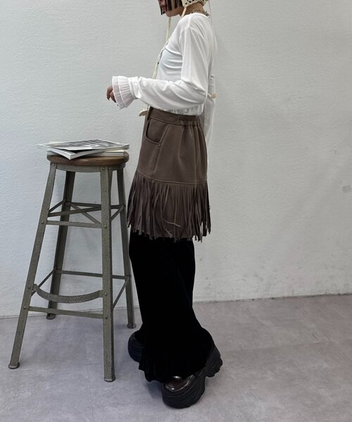 w closet（ダブルクローゼット）の「【25AW】袖フリルリボンロングTシャツ（Tシャツ/カットソー・レディース・オフホワイト/グレー/チャコールグレー/イエロー/パープル・FREE）」の14枚目の写真