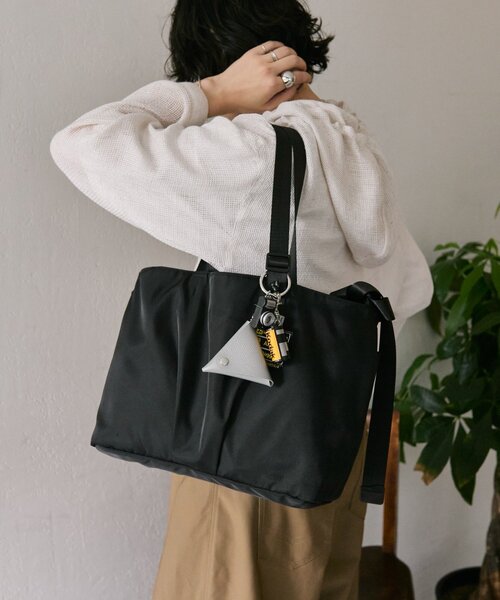 イアパピヨネ　アジャスタートートバッグ　横型 ear PAPILLONNER｜《インフルエンサーouchi企画》アジャスター