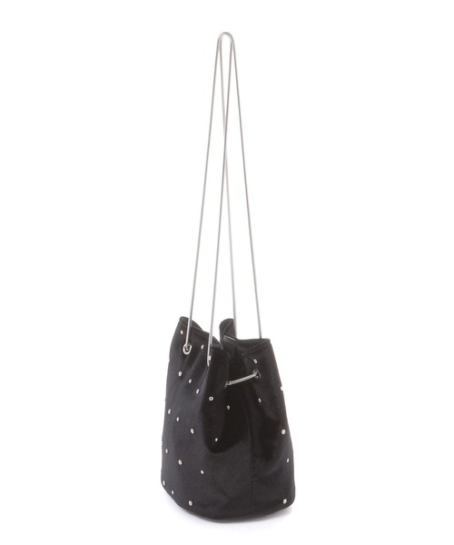 LAKOLE（ラコレ）の「ベロアスタッズ巾着バッグ / 587760（ショルダーバッグ・レディース・アイボリー/ブラック/ライトブルー・FREE）」の11枚目の写真