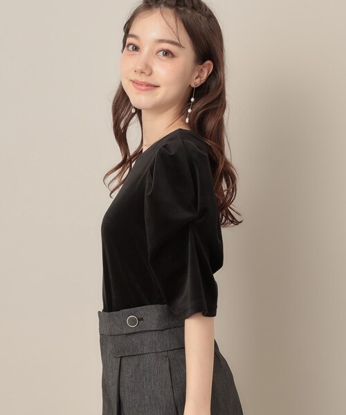 couture brooch(クチュールブローチ)の「ベロア5分袖Tシャツ(Tシャツ/カットソー・レディース・ブラック/ベージュ・40/38)」の4枚目の写真
