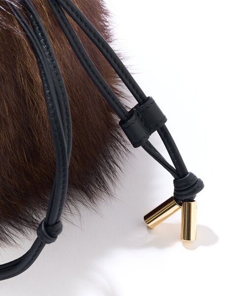 La boutique BonBon（ラブティックボンボン）の「【ヴィオラドーロ】ラクーンファー巾着ポシェット（トートバッグ・レディース・ブラウン・FREE）」の22枚目の写真