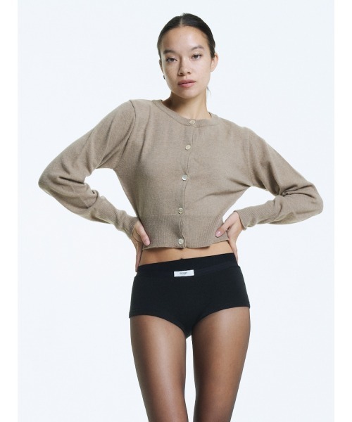GLOWNY（グロウニ―）の「G CLASSIC WOOL CARDIGAN（カーディガン/ボレロ・レディース・ブラック/ブラウン/グレー・SMALL/MEDIUM）」の3枚目の写真