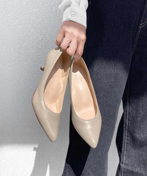 MAMIAN(マミアン)の「iCoN COLORS / ポインテッドトゥ パンプス (5.0cmヒール)(パンプス・レディース・ブラック/グレイッシュベージュ/ブラック系その他/ベージュ系その他/シルバー・23.5cm/24.0cm/24.5cm/23.0cm/22.5cm/25.0cm)」の1枚目の写真