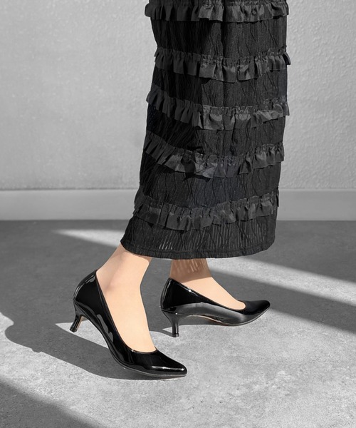 MAMIAN(マミアン)の「iCoN COLORS / ポインテッドトゥ パンプス (5.0cmヒール)(パンプス・レディース・ブラック/グレイッシュベージュ/ブラック系その他/ベージュ系その他/シルバー・23.5cm/24.0cm/24.5cm/23.0cm/22.5cm/25.0cm)」の16枚目の写真