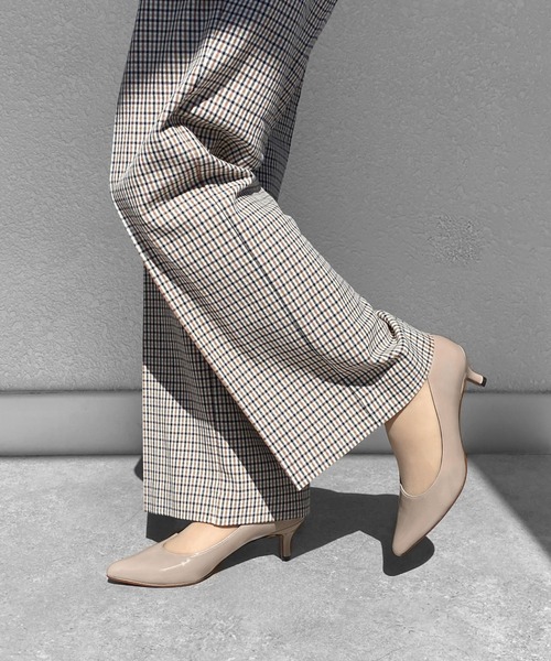 MAMIAN(マミアン)の「iCoN COLORS / ポインテッドトゥ パンプス (5.0cmヒール)(パンプス・レディース・ブラック/グレイッシュベージュ/ブラック系その他/ベージュ系その他/シルバー・23.5cm/24.0cm/24.5cm/23.0cm/22.5cm/25.0cm)」の6枚目の写真