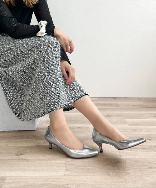 MAMIAN(マミアン)の「iCoN COLORS / ポインテッドトゥ パンプス (5.0cmヒール)(パンプス・レディース・ブラック/グレイッシュベージュ/ブラック系その他/ベージュ系その他/シルバー・23.5cm/24.0cm/24.5cm/23.0cm/22.5cm/25.0cm)」の9枚目の写真