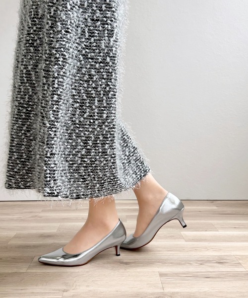 MAMIAN(マミアン)の「iCoN COLORS / ポインテッドトゥ パンプス (5.0cmヒール)(パンプス・レディース・ブラック/グレイッシュベージュ/ブラック系その他/ベージュ系その他/シルバー・23.5cm/24.0cm/24.5cm/23.0cm/22.5cm/25.0cm)」の10枚目の写真