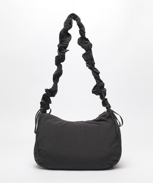 Honeys（ハニーズ）の「ギャザーショルダーバッグ（ショルダーバッグ・レディース・アイボリー/グレイッシュベージュ/ブラック/ブルーグレー・FREE）」の17枚目の写真