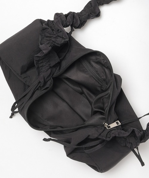 Honeys（ハニーズ）の「ギャザーショルダーバッグ（ショルダーバッグ・レディース・アイボリー/グレイッシュベージュ/ブラック/ブルーグレー・FREE）」の19枚目の写真