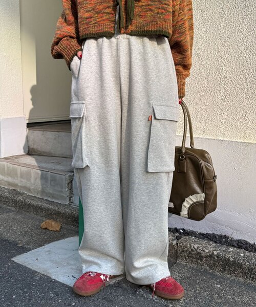 CIAOPANIC(チャオパニック)の「TCポンチスウェットカーゴパンツ(その他パンツ・レディース・ライトグレー/グレー・MEDIUM/LARGE)」の2枚目の写真