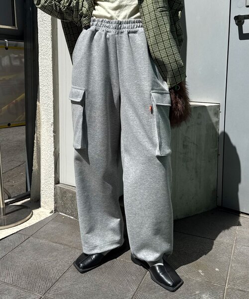 CIAOPANIC(チャオパニック)の「TCポンチスウェットカーゴパンツ(その他パンツ・レディース・ライトグレー/グレー・MEDIUM/LARGE)」の3枚目の写真