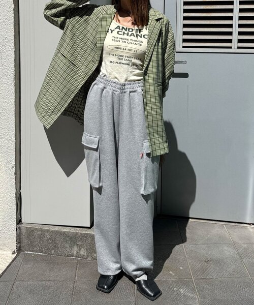CIAOPANIC(チャオパニック)の「TCポンチスウェットカーゴパンツ(その他パンツ・レディース・ライトグレー/グレー・MEDIUM/LARGE)」の6枚目の写真