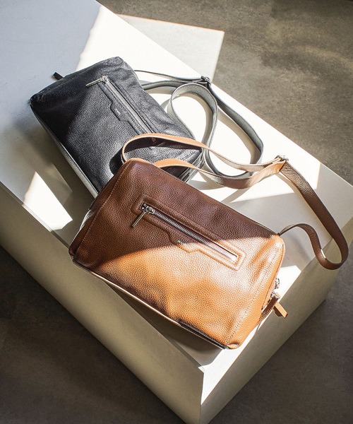 ROSE BUD（ローズバッド）の「(BEAURE)LEATHER BIG SHOULDER BAG（ショルダーバッグ・レディース・ブラック/ブラウン・ONE SIZE）」の3枚目の写真