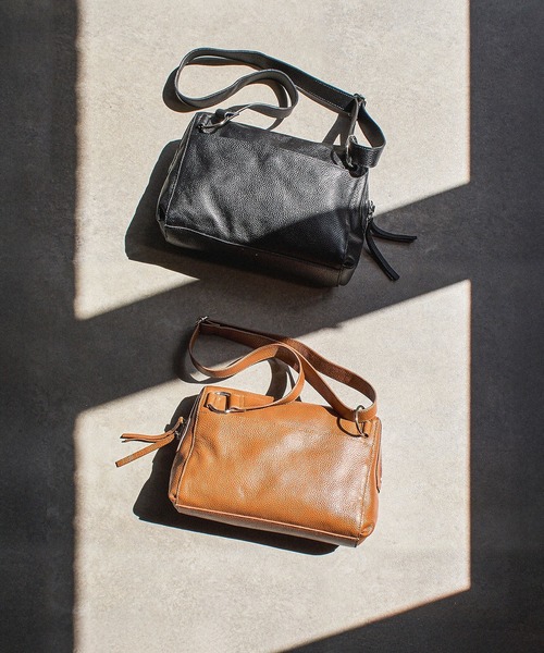 ROSE BUD（ローズバッド）の「(BEAURE)LEATHER BIG SHOULDER BAG（ショルダーバッグ・レディース・ブラック/ブラウン・ONE SIZE）」の5枚目の写真