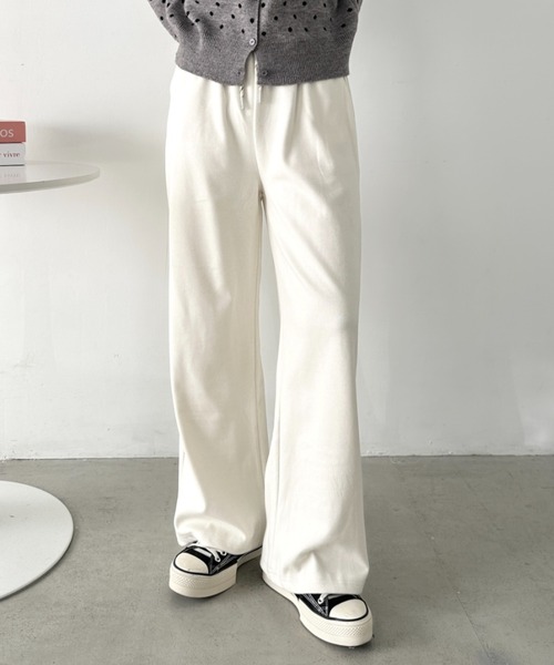 CLEA(クレア)の「ワイドストレートスウェットパンツ(スウェットパンツ・レディース・オートミール/ネイビー/グレー/ブラック/アイボリー・M)」の2枚目の写真