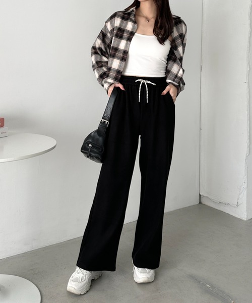 CLEA(クレア)の「ワイドストレートスウェットパンツ(スウェットパンツ・レディース・オートミール/ネイビー/グレー/ブラック/アイボリー・M)」の15枚目の写真