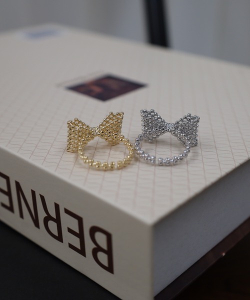 Vini（ヴィニ）の「3D ribbon ビーズ リング　( フリーサイズ )（リング・レディース・シルバー/ゴールド・FREE）」の7枚目の写真