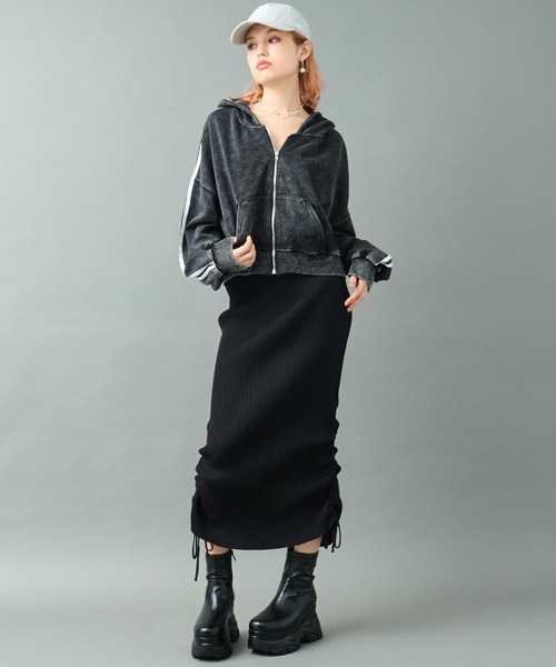 ANAP（アナップ）の「ウォッシュ 加工 ライン スウェット ジップ パーカー（パーカー・レディース・ピンク/ライトグレー/ブルー/ブラック・FREE）」の9枚目の写真