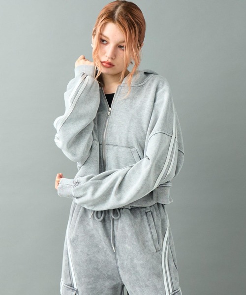 ANAP（アナップ）の「ウォッシュ 加工 ライン スウェット ジップ パーカー（パーカー・レディース・ピンク/ライトグレー/ブルー/ブラック・FREE）」の5枚目の写真