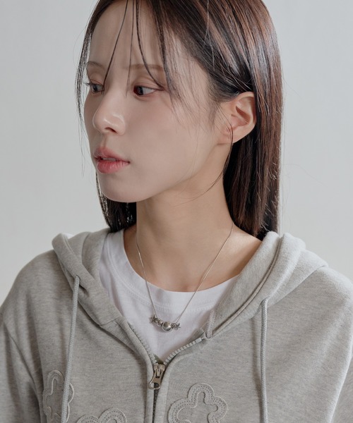 UNE MANSION（ユヌマンション）の「ツースターボールチョーカーネックレス（ネックレス・レディース・シルバー・ONESIZE）」の8枚目の写真