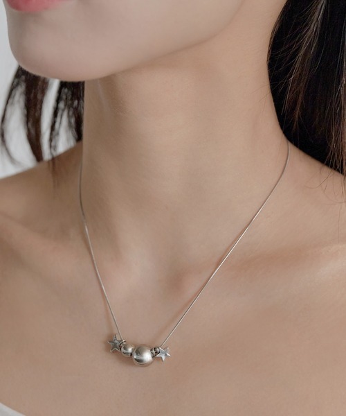 UNE MANSION（ユヌマンション）の「ツースターボールチョーカーネックレス（ネックレス・レディース・シルバー・ONESIZE）」の7枚目の写真