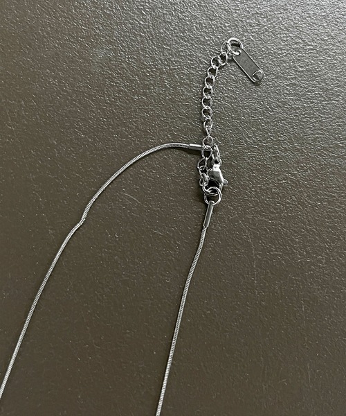 UNE MANSION（ユヌマンション）の「ツースターボールチョーカーネックレス（ネックレス・レディース・シルバー・ONESIZE）」の2枚目の写真