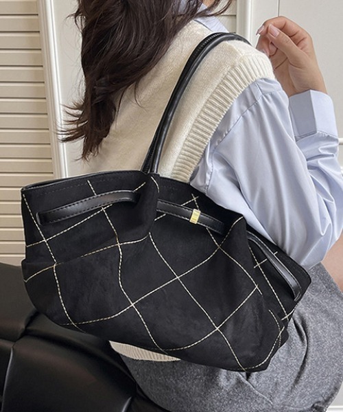 mebole(メボレ)の「スエードショルダーバッグ(ショルダーバッグ・レディース・ワインレッド/キャメル/ブラウン/ブラック・FREE)」の5枚目の写真